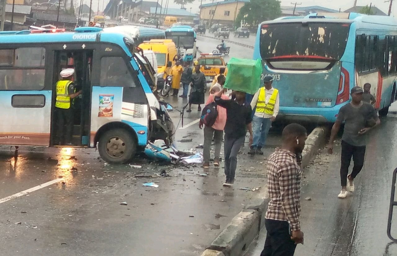 Passengers Injured as 2 BRT Buses Collide