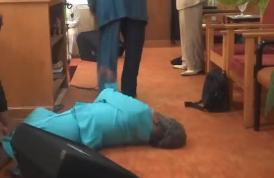 Woman Slumps, D!es While Giving Testimony in Church